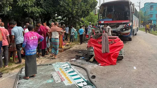 ময়মনসিংহে বাসচাপায় অটোরিকশার ৭ আরোহী নিহত