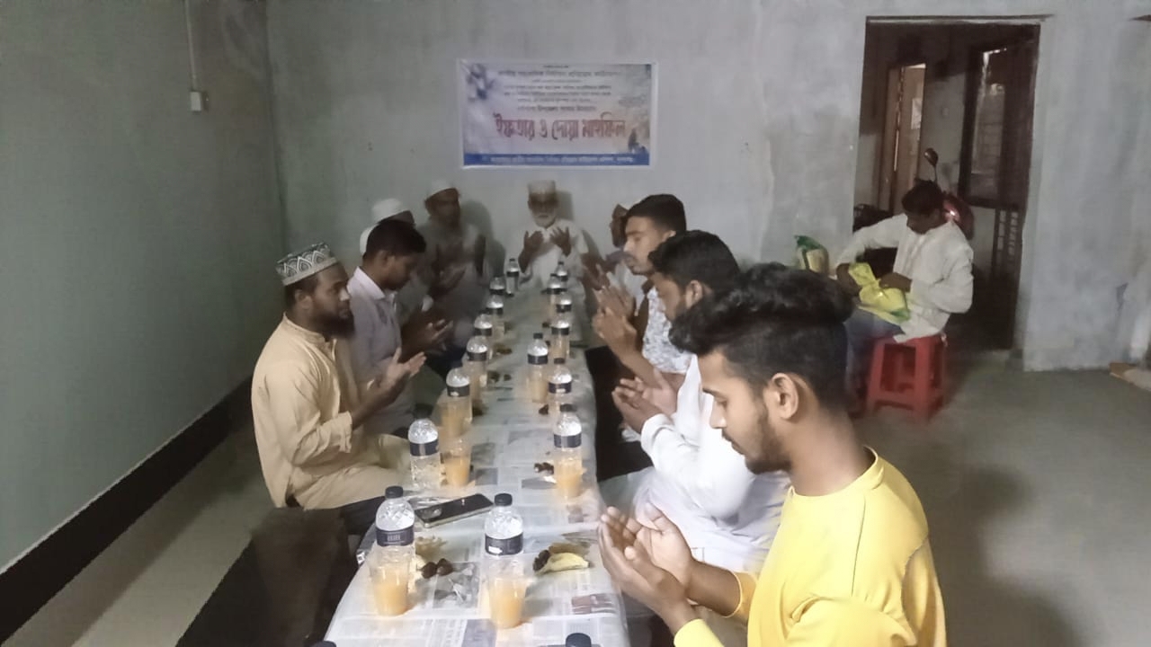 ধর্মপাশায় জাতীয় সাংবাদিক নির্যাতন প্রতিরোধ ফাউন্ডেশন'র ইফতার ও দোয়া মাহফিল অনুষ্ঠিত