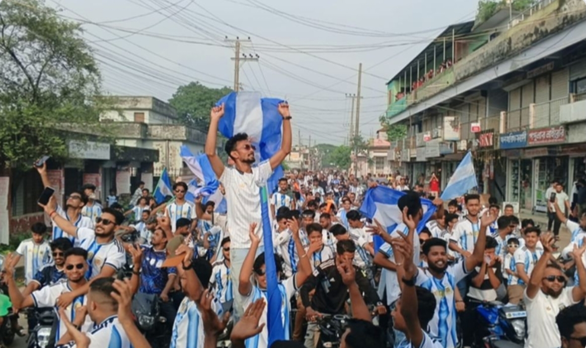সুনামগঞ্জে আর্জেন্টিনা ভক্তদের বিশাল শোভাযাত্রা