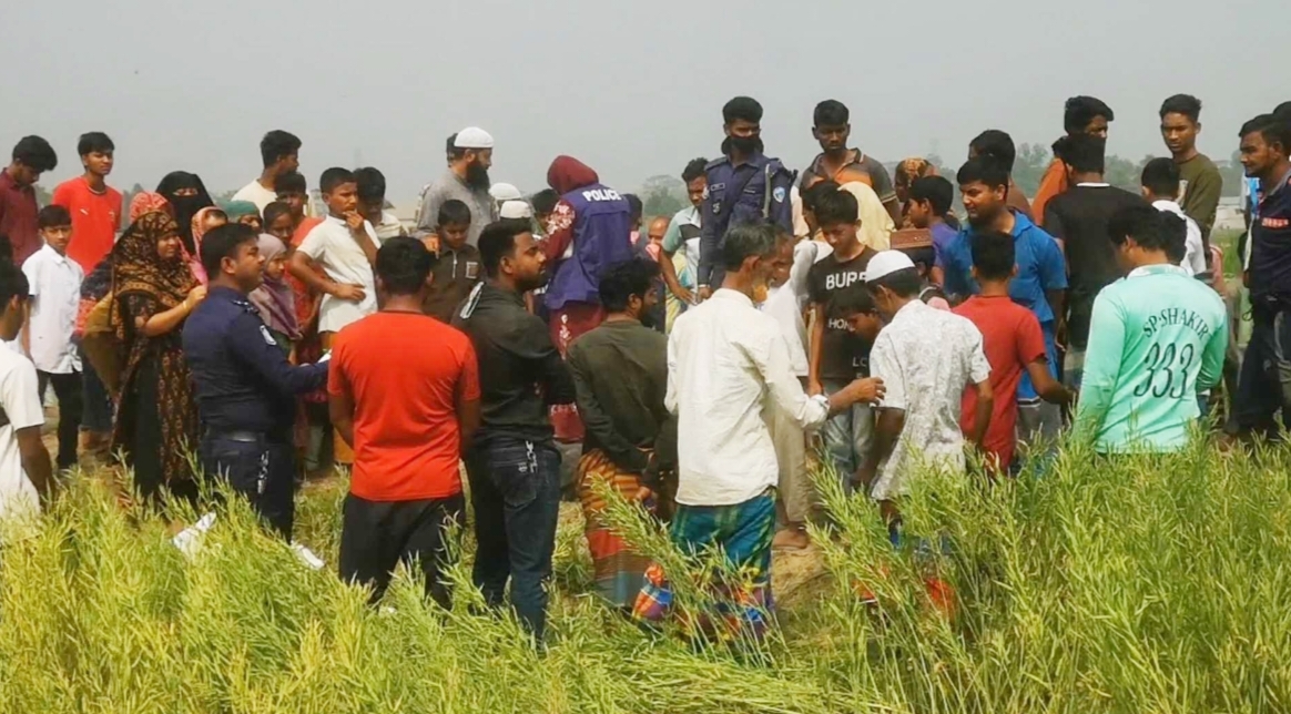 ধর্ষণের ঘটনা চাপা দিতে কিশোরীকে হত্যা