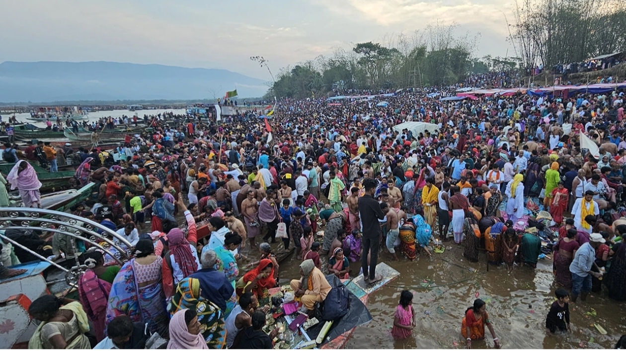 সুনামগঞ্জের লাখো মানুষের পুণ্যস্নান