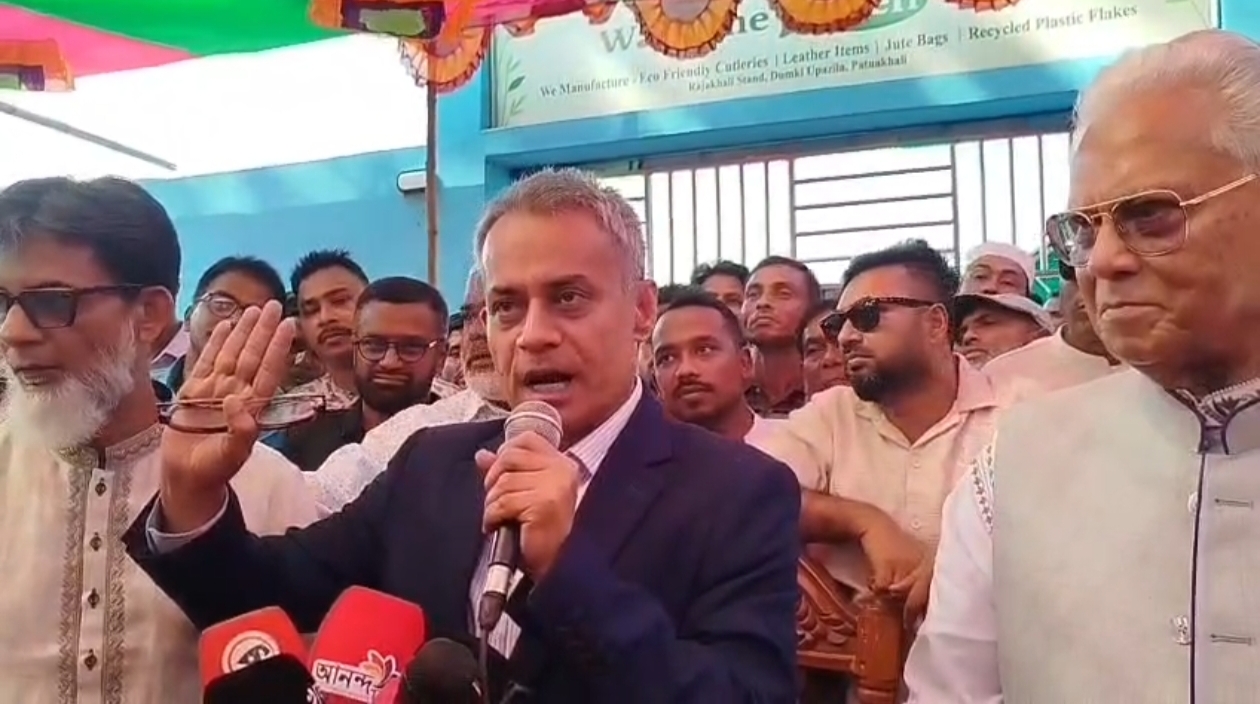 পরিবহণে ১ টাকাও ভাড়া বেশি নেওয়া হয়নি বরং ২০-২৫ টাকা কম নিচ্ছে